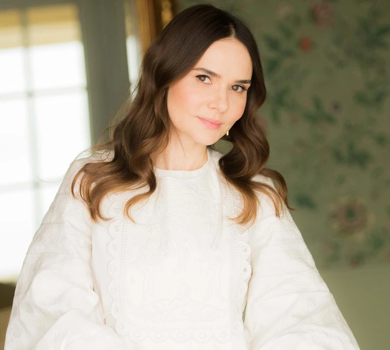 Люблю поїсти: акторка Лавренюк вразила спортивним тілом у монокіні. ФОТО