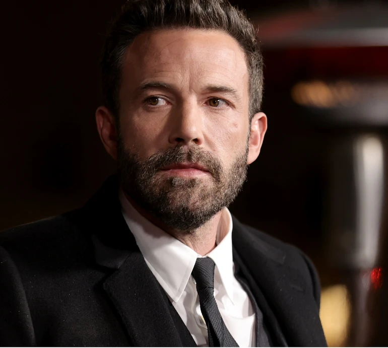 Не може визначитись? Аффлек на тлі чуток про розлучення з Лопес почав знову носити обручку