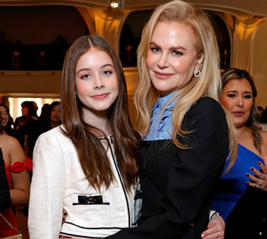 Кардашян, Кідман, Мартін та інші зірки, які скористалися послугами сурогатних матерів