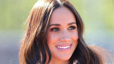 Меган Маркл пригорнула сина і доньку в саду для милого фото