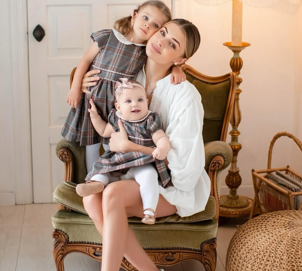 Дружина Зінченка замилувала обіймами їхньої 3-річної дочки з сином Яремчука. Фото