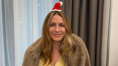 У купальнику в повний зріст та з бутлем огірків: Нікітюк поділилася кадрами свого релаксу в Буковелі