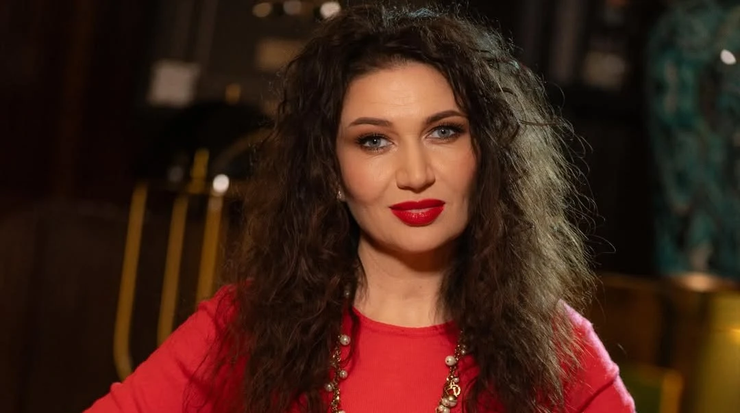 Сьогодні мене не впізнали: дружина Гордона в мережі помилувалася своєю оновленою зачіскою