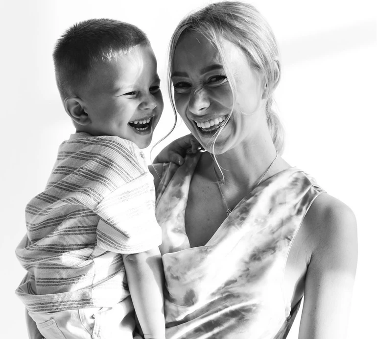 Живу заради нього: дружина Павліка замилувала фото з їхнім сином та назвала свою єдину мрію