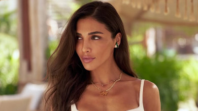 Дімопулос помилувалася своєю 5-річною принцесою в рожевих луках у Франції. Фото