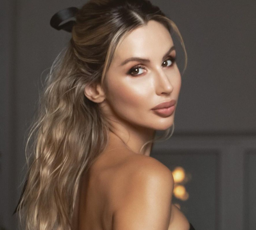 Лобода з нагоди 41-річчя показала рідкісне фото з обома доньками