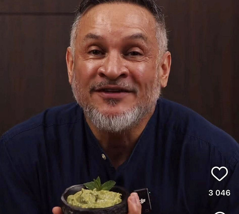 Ніжний на смак та ідеальний до м'яса: Хіменес-Браво навчив готувати майонез чімічурі