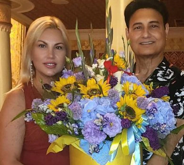 Камалія замилувала мережу світлинами Захура в обіймах дочок 