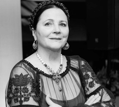 Дуже скучила: Тоня Матвієнко щемливо звернулася до матері у роковини її смерті
