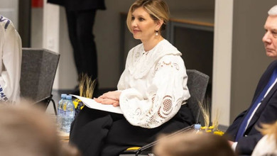 Техніка Рішельє та ошатний комір: перша леді у Словенії вигуляла ажурну вишиванку