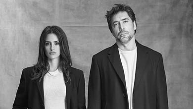 Крус у топі з декольте і Бардем у шортах розважилися на концерті Bad Bunny. Відео