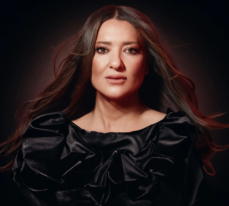 Могилевська показала, як фарбує собі дитячі губки. Відео