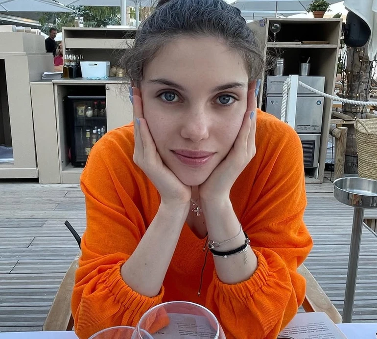 Суркіс замилувала обіймами з 8-місячним сином на чорно-білих фото