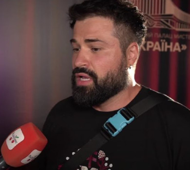 Аксельрод про те, чому перестав співати, про заробітки під час війни, секрет стосунків із Мозговою та принципи виховання дочки