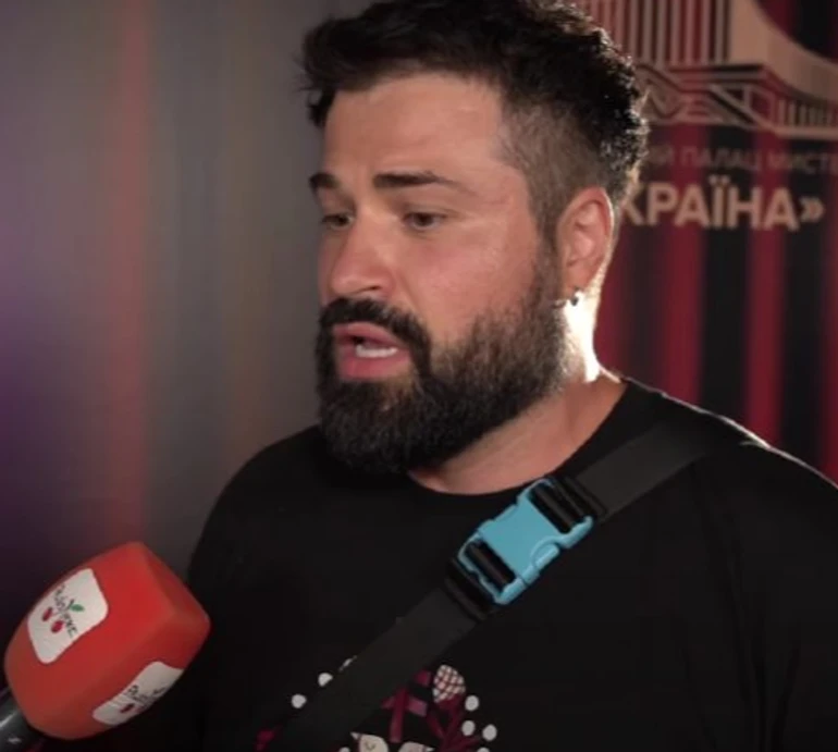 Аксельрод про те, чому перестав співати, про заробітки під час війни, секрет стосунків із Мозговою та принципи виховання дочки