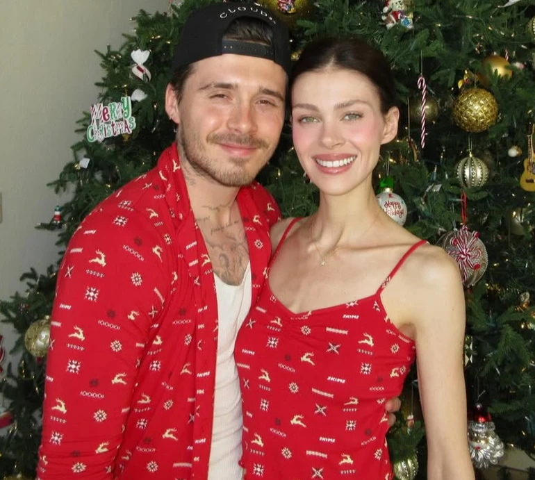 На зло родині? Бруклін Бекхем показав різдвяні фото з дружиною та її батьками