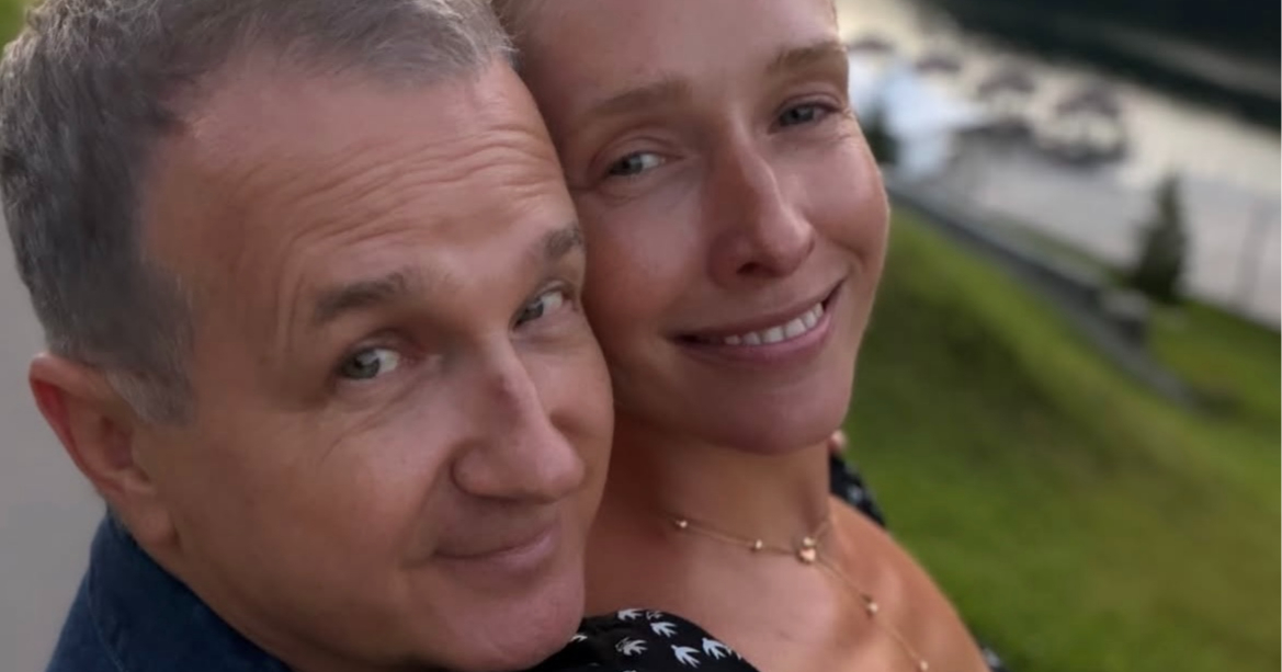 Катерина Осадча показалася на відпочинку у Карпатах з чоловіком - фото