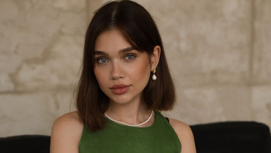 Саша Бо відвела молодшого сина до першого класу і наробила сімейних фото у вишиванках