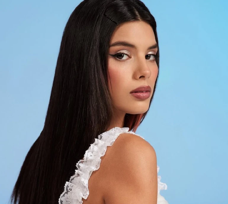 Іноді здається, що задихаюся: Андраде поміркувала про баланс між соцмережами та реальністю і показала життя в кількох відео