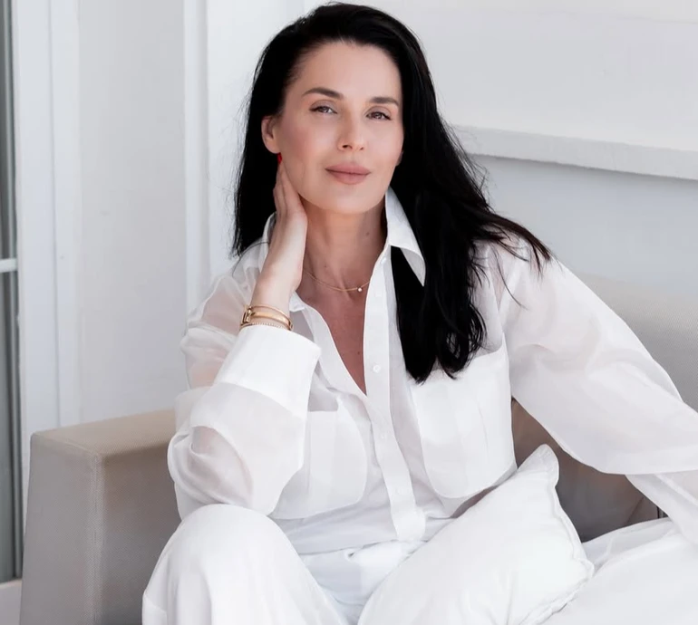 Істина для всієї країни: Єфросиніна на блакитно-жовтій гойдалці поміркувала про незалежність