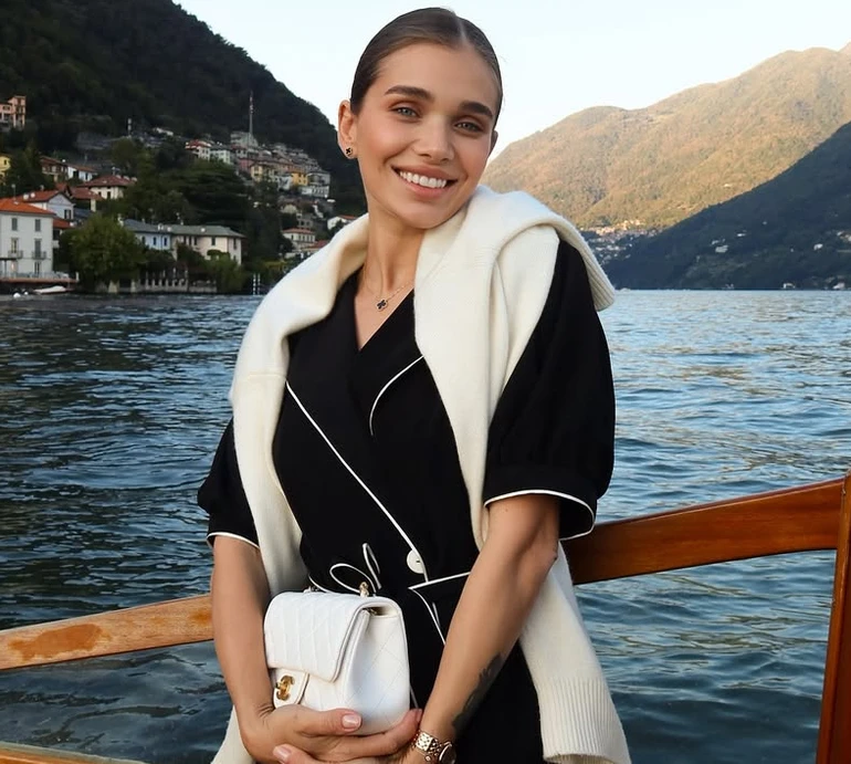 30-річна Саша Бо здивувала обличчям після підтяжки та пожалілася на складну реабілітацію. Фото