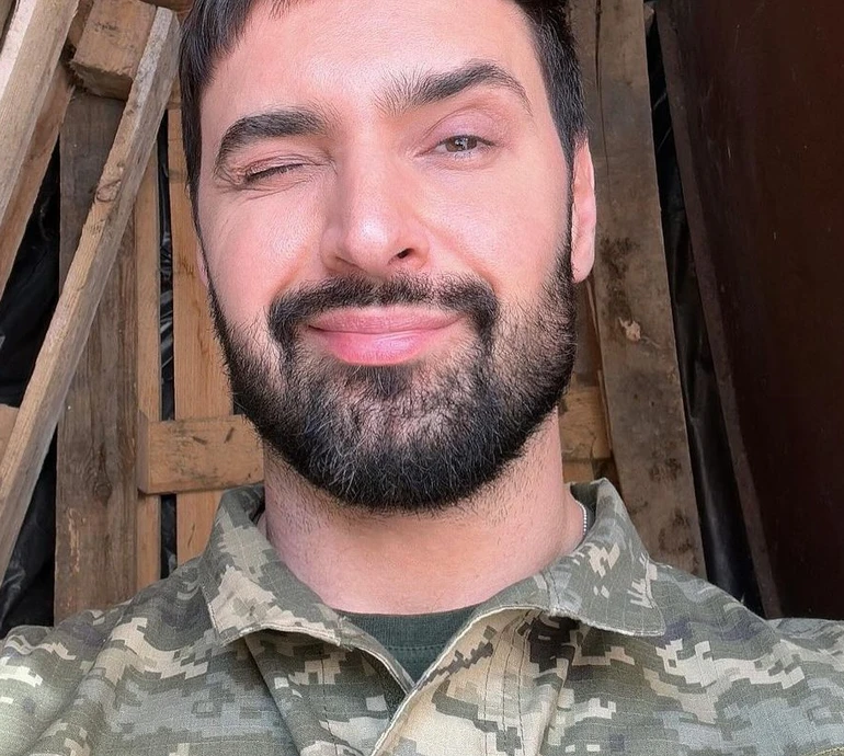 Голоторсий Козловський заселфився з маленьким сином на руках