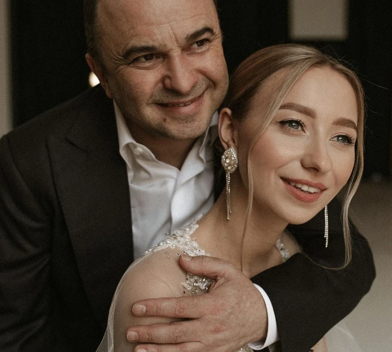 Від фанатки до дружини: як Катерина Репяхова підкорила на 28 років старшого за неї  Віктора Павліка