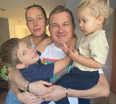 Вибачте нас, дорослих: Горбунов і Осадча у День захисту дітей показали ніжності з двома синами. Фото