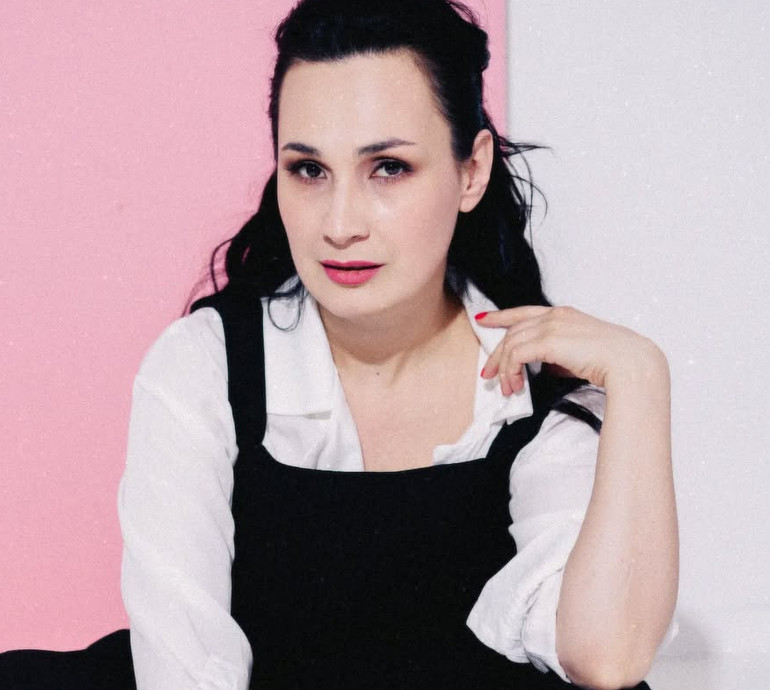 Щоразу виправдовуюся: Кольцова з Крихітки розказала, що спільного між нею та російським Орєшніком