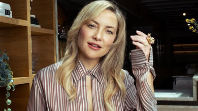 Кейт Хадсон у бікіні злилася в цілунку з нареченим на сімейній поїздці в Грецію. Фото