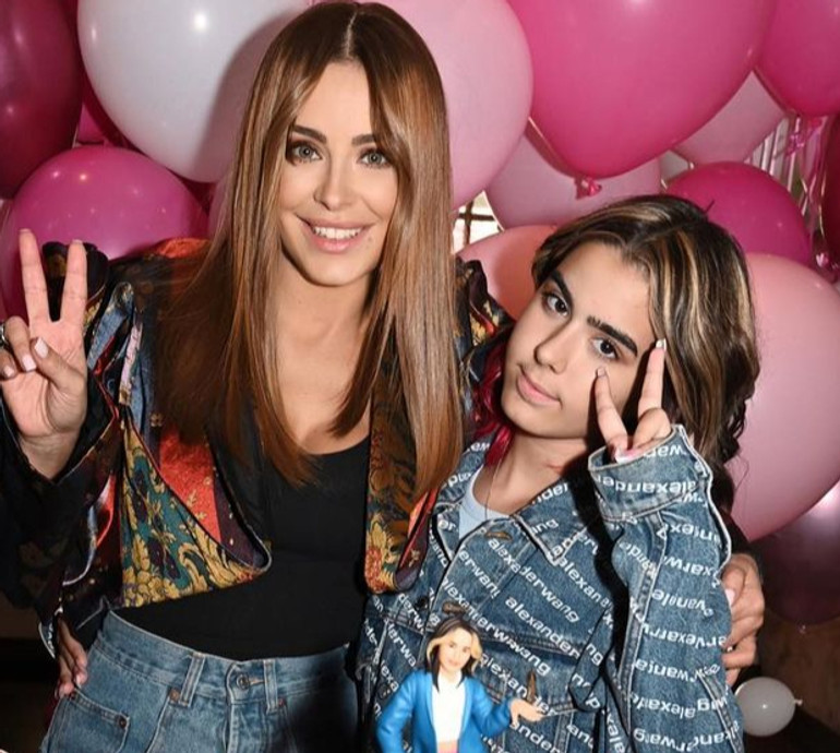 Лорак на ювілейному концерті в Москві витягнула на сцену 12-річну дочку. ФОТО