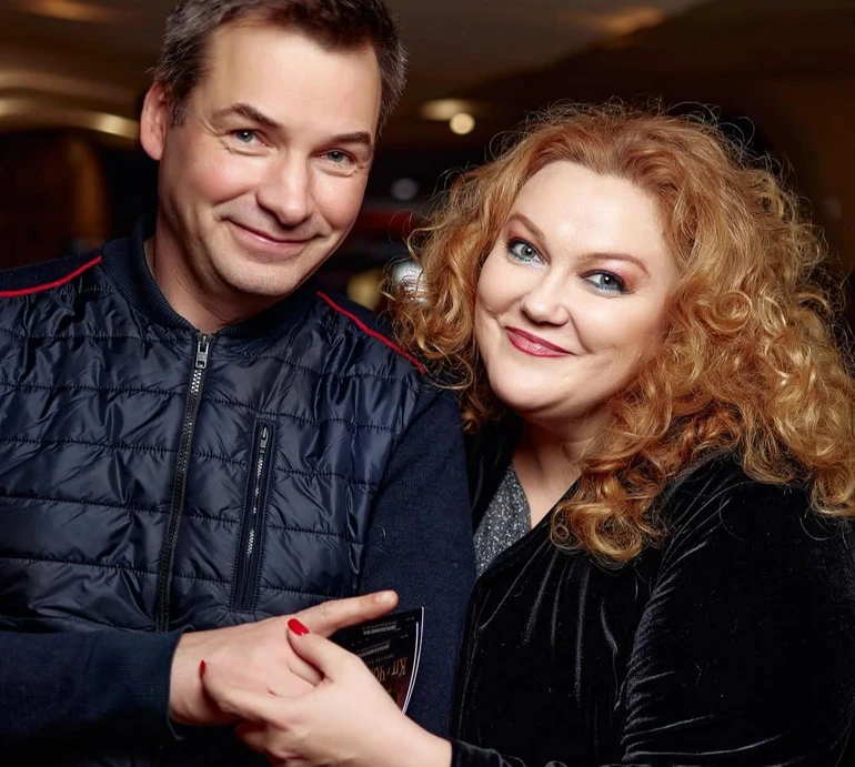 Танцюймо далі: зірка Скаженого весілля Самаєва привітала чоловіка з 24-ою річницею шлюбу. Фото