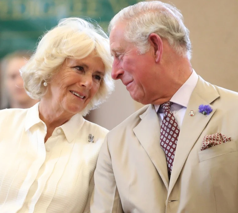 20 щасливих років: із нагоди порцелянового весілля Чарльза ІІІ та Камілли палац згадав їхні танці та інші гарні моменти