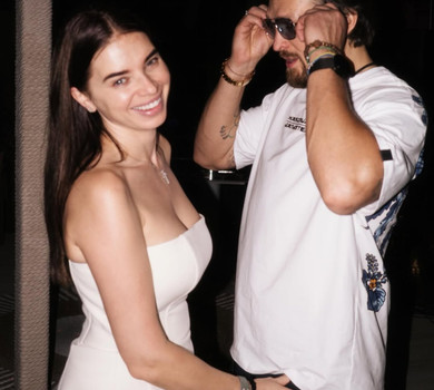 Усик із дружиною романтично відзначив своє 39-річчя в Таїланді й привітав молодшого сина з 11-річчям. Фото