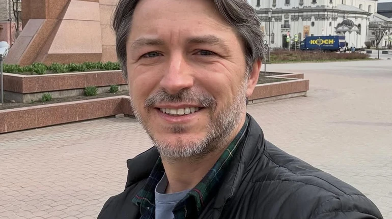 Бавлять одне одного: Притула замилував кадрами з прогулянки у компанії старших дітей