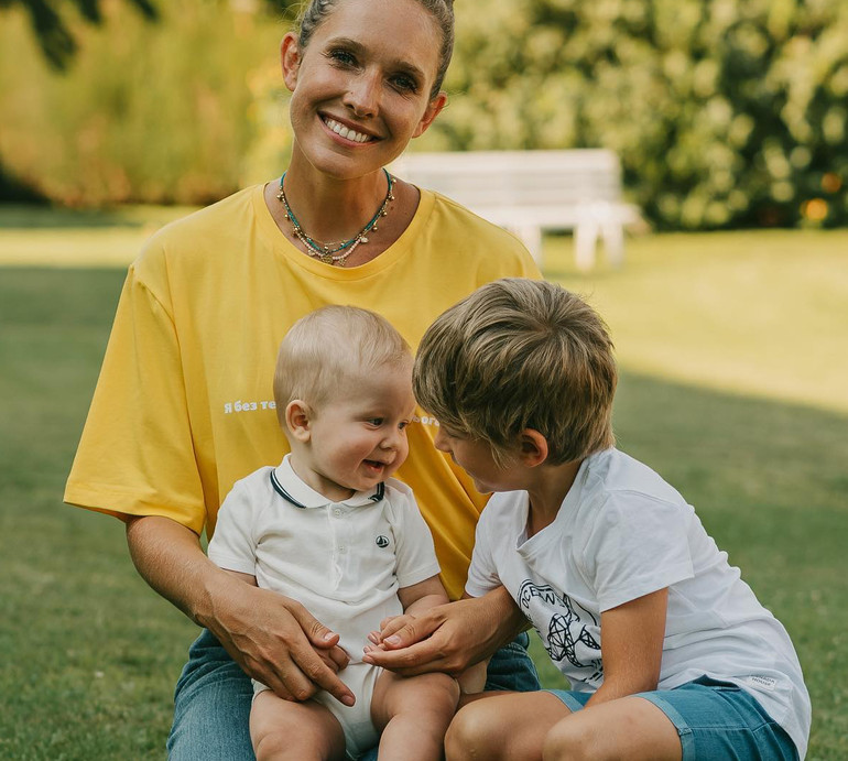 Спеціаліст тричі: Осадча показала милі фото зі своїми синами