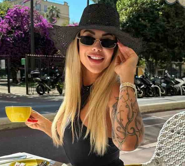 Якщо в світі суцільна ж*па: Крук на французькому балконі випнула п'яту точку перед Філоновою