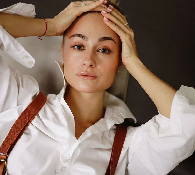 Смокі айс і зухвале каре: Цимбалару показала кардинально іншу себе