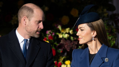 Міддлтон у синьому пальті та стильному капелюшку зустріла в аеропорті першу пару Німеччини