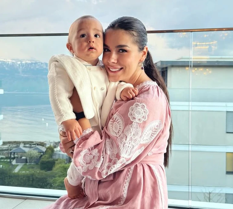 Маленький і дорослий водночас: Онуфрійчук щемливим листом привітала сина з першим днем народження. Відео