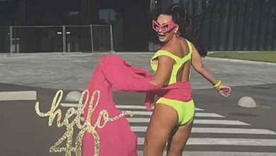 Мої шикарні 40: Саліванчук у неоновому купальнику спробувала втекти від свого ювілею. Відео