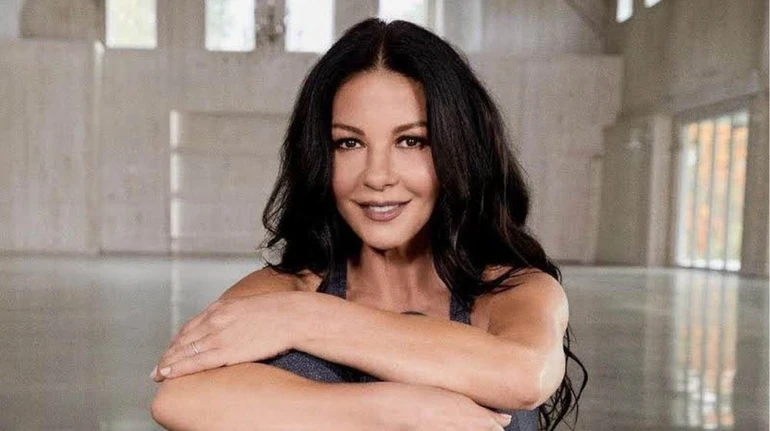 Ну наша: Кетрін Зета-Джонс зачарувала українців фото в вишиванці