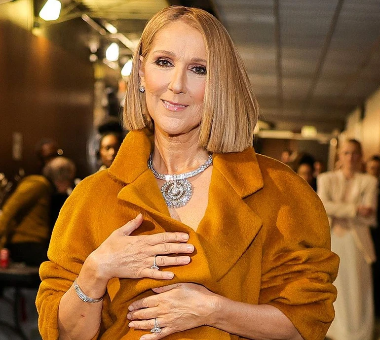 Невиліковно хвора Селін Діон показалася з трьома синами та заявила про намір повернутися на сцену. Фото