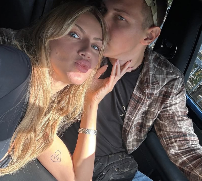 Нікітюк показала ранок із коханим у ліжку. Фото