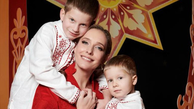 Добре знають один одного: Осадча насмішила трендовим відео з обома синами