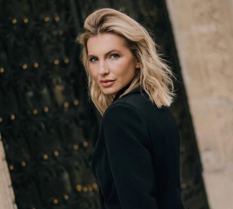 Детокс та жодних правил харчування: мама трьох Юрушева вразила пресом та перелічила секрети стрункості