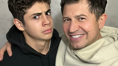 Любов, яка не знає кордонів: Дімопулос щемко звернулася до сина на його 17-річчя, а Джеджула влаштував йому домашню вечірку. Фото