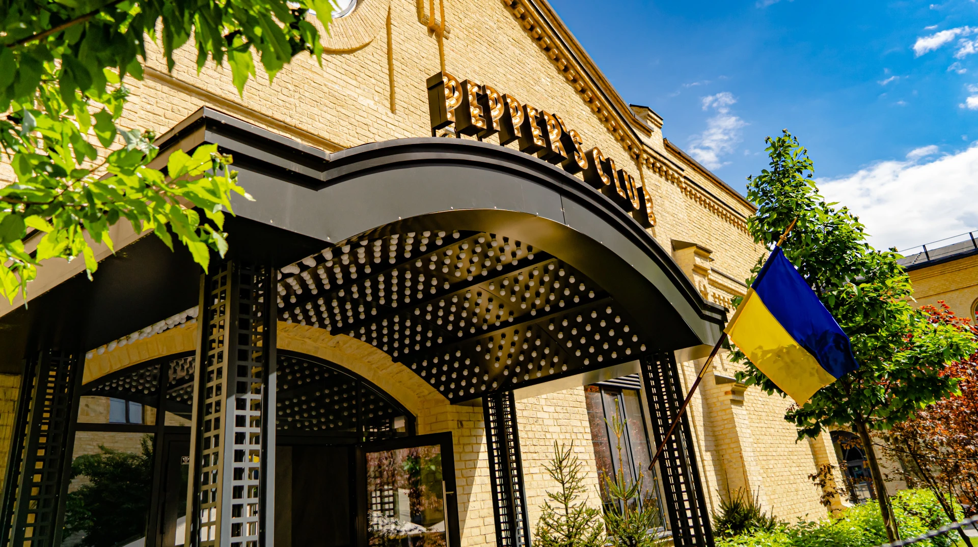 Dislocados, VINOKUROVA і відкриття мотосезону: івенти травня в Caribbean і Pepper's Club
