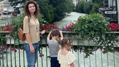 Дочка Червоненка повернулася зі Швейцарії до Києва після того, як її чоловіка бачили на віллі російського олігарха у Женеві