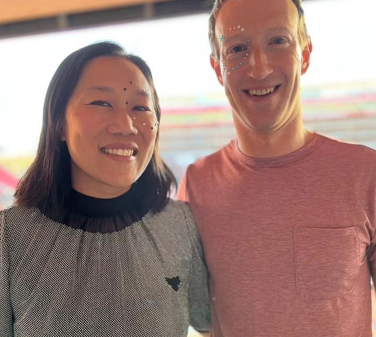 І навіть крихітка Доббі: Цукерберг із дружиною показали сімейний Гоґвортс із трьома дочками. ФОТО